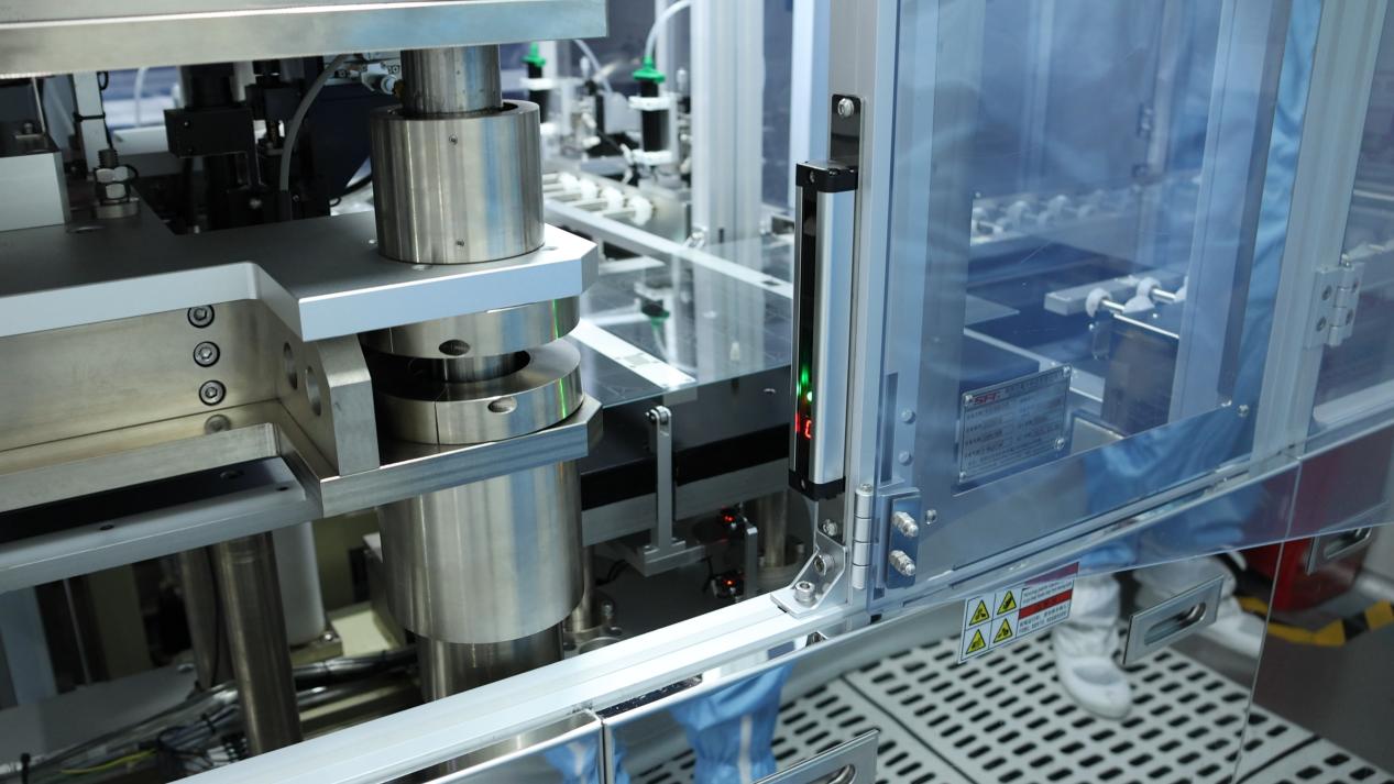 Zein abantaila ditu CNK pantailako pantailak energia industria berrian?